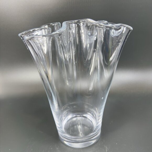 Vintage Clear Glass Crystal Vase Vessel Made In Sweden Handkerchief Wavy Edges - Picture 2 of 12